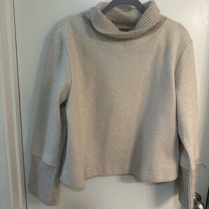 Banana Republic Beige Knit Turtleneck Sweater Cropped Boxy Fit Ribbed Cuffs